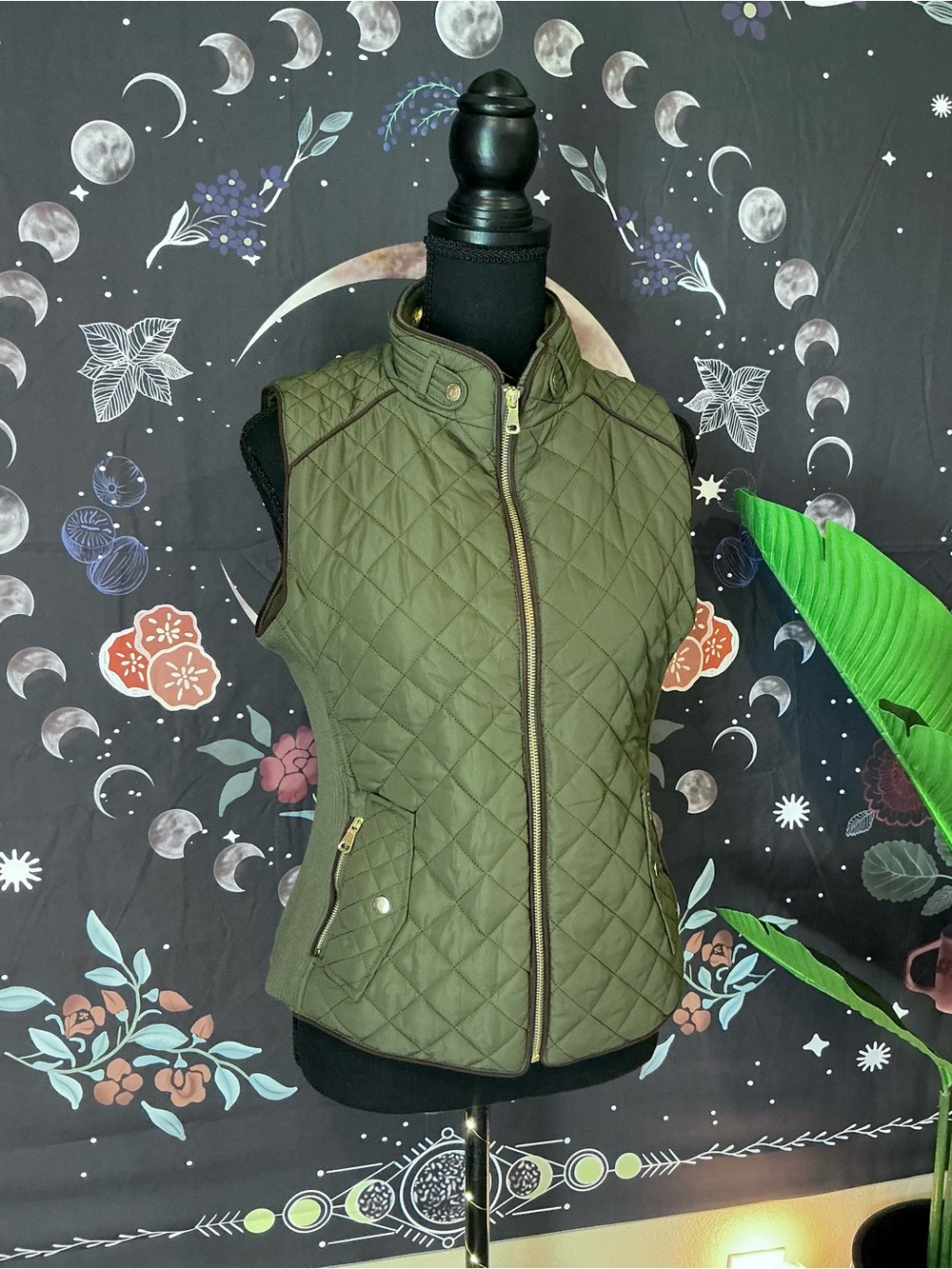 NWOT Olive Vest 🫒 - Picture 2 of 6